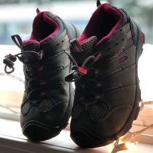 Girls Keen waterproof sneakers